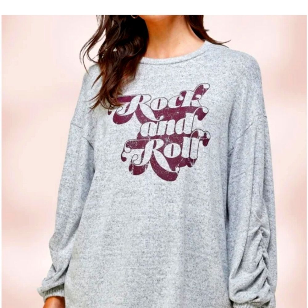 Miley and molly light sweater size large